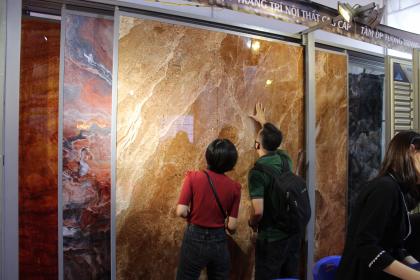 3 sự thật về thi công vách nhựa giả đá khiến gia chủ ngỡ ngàng