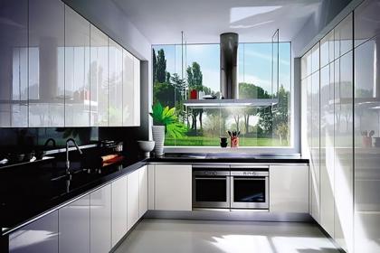 Ván gỗ công nghiệp bóng gương Haliwood: Bình cũ – rượu mới