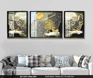 Tranh pha lê hươu tài lộc dưới ánh trăng